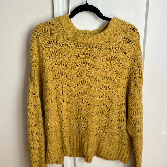 American Eagle Outfitters Sweaters - American Eagle Outfitters Yellow Knit Sweater size M